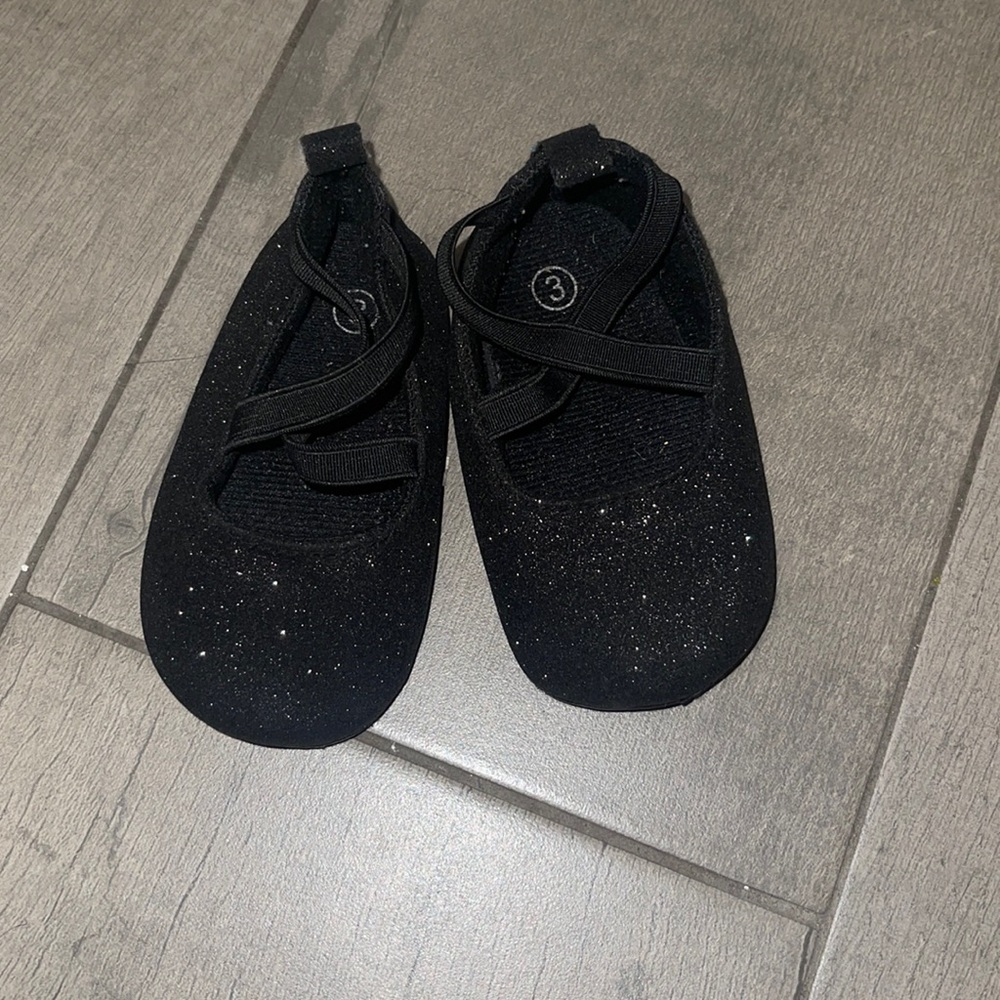 Soft bottom glitter flats